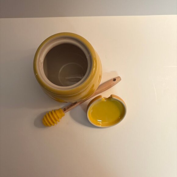 Le Creuset Honey Pot - Picture 4 of 5